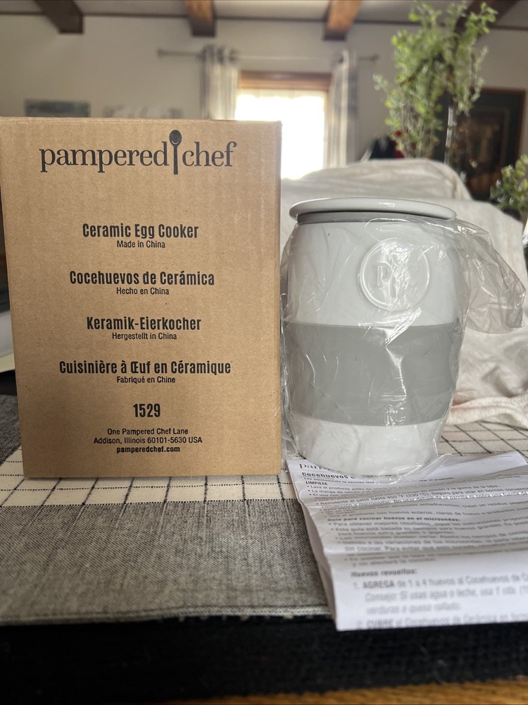 Pampered Chef Ceramic Egg Cooker and Mug Cake Maker New in Box 1529