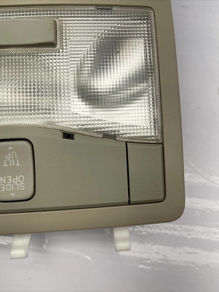 2005 - 2008 TOYOTA AVALON OVERHEAD CONSOLE DOME LIGHT MOON ROOF SWITCH Tan OEM - Image 4 of 4