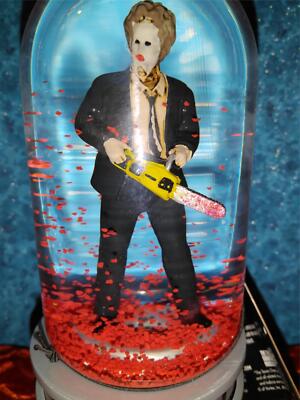 BLOODY LEATHERFACE LIGHTED SNOWGLOBE WATERGLOBE - HALLOWEEN HORROR