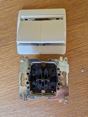 Très Ancien ARNOULD ,,Interrupteur (Pas avec Va Vient) VINTAGE, Neuf,84