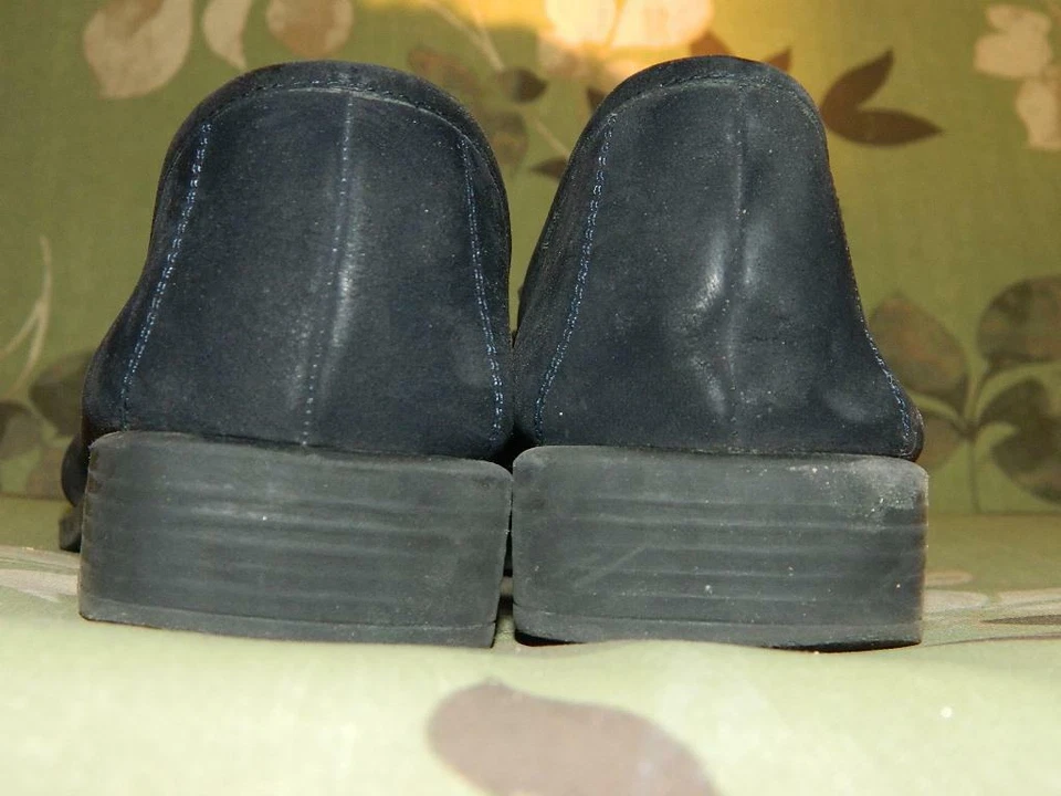 Mocasines/zapatos/planos cómodos de gamuza azul marino Two Lips, talla 6,5 Foto 4 de 4