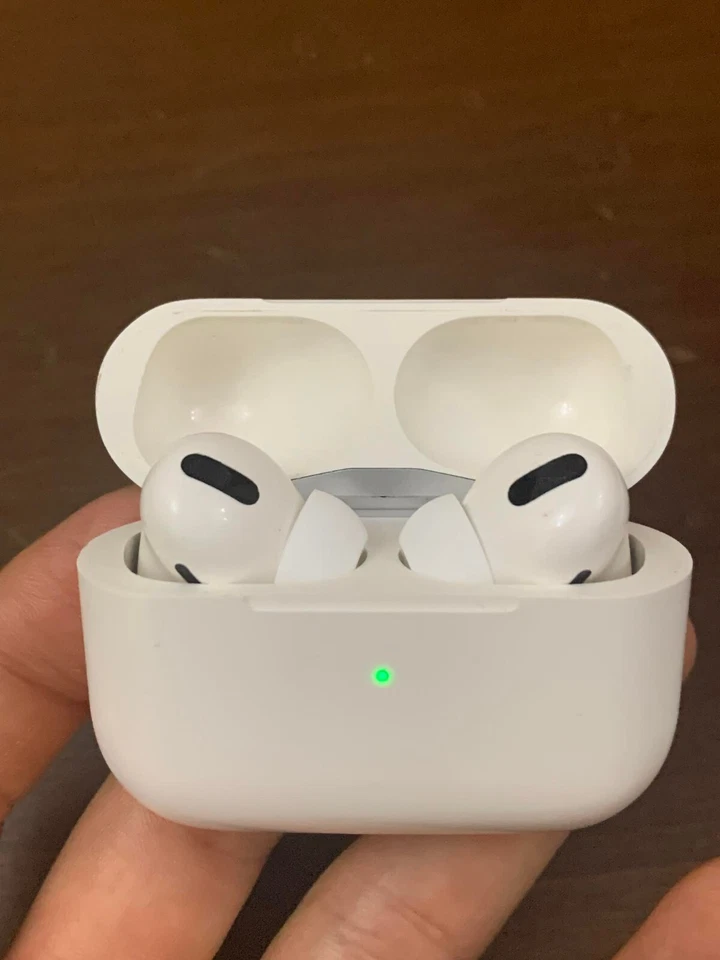 Apple AirPods Pro -White - Image 4 of 4