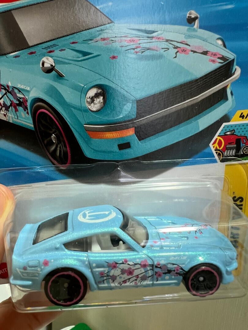 Hot Wheels Mainline 2025 Case G Datsun 240Z Blue Sakura #62 Hot Wheels Mainline 2025 Case G Datsun 240Z Blue Sakura #62