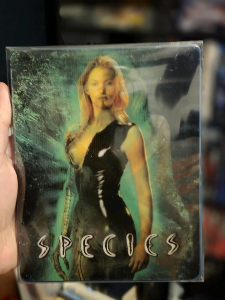 Species Blu-Ray Steelbook UK Zavvi Exclusive Region B Foto 3 de 4