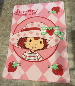 Strawberry Shortcake Vintage Fleece Throw Blanket Pink Y2K