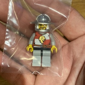 LEGO 7946 King's Castle complete w Manuals Mini-figures New Sticker Sheet No Box