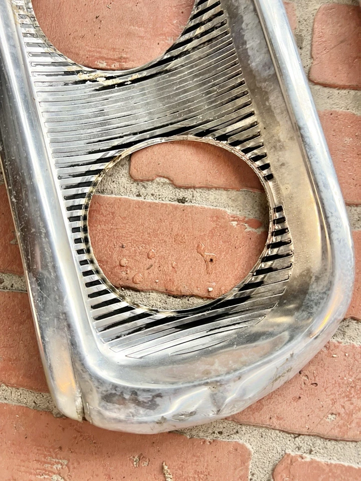 1960 Impala 后体面板尾灯/海湾装饰适用于 2Dr 硬顶 — 第 2/4 张图片