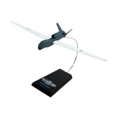 Mastercraft Collection RQ-4B Global Hawk USAF Model Scale: 1/78