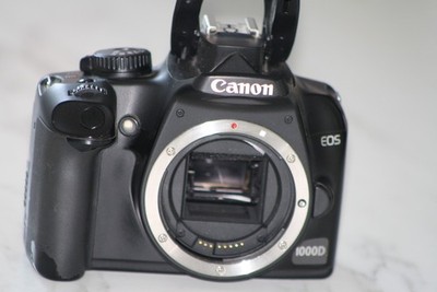 Canon EOS 1000D / EOS Digitalkamera-Schwarz ohne Zubehör voll funktionsfähig