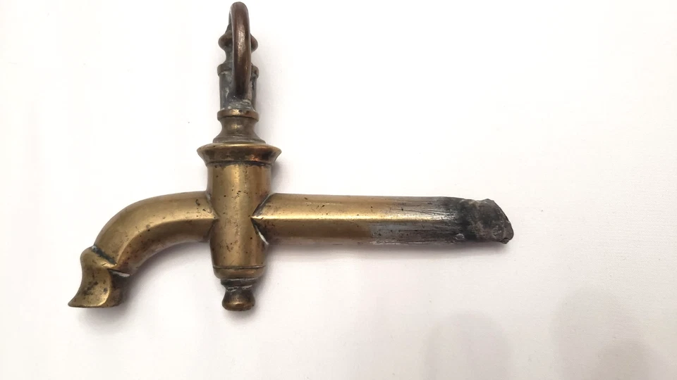 ANCIEN ROBINET ANTIQUE SORTIE SABOT BRONZE XVIII  CAVE FONTAINE CHATEAU - Photo 3/4