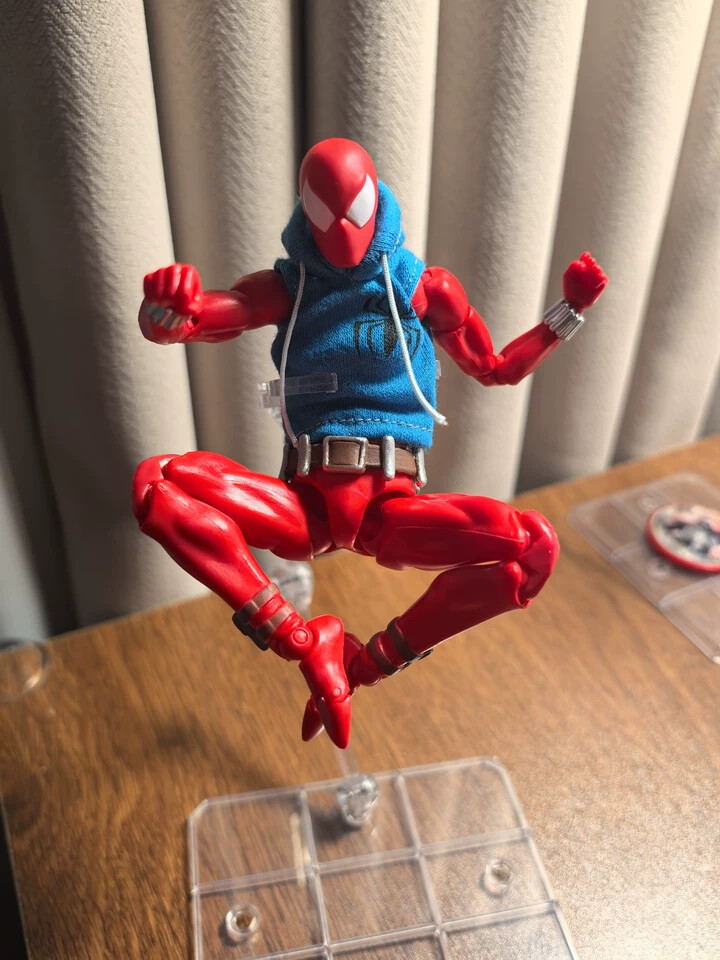 【新品】MAFEX 186 スカーレットスパイダー フィギュア Marvel MAFEX No. 186 Scarlet Spider Figure | BigBadToyStore