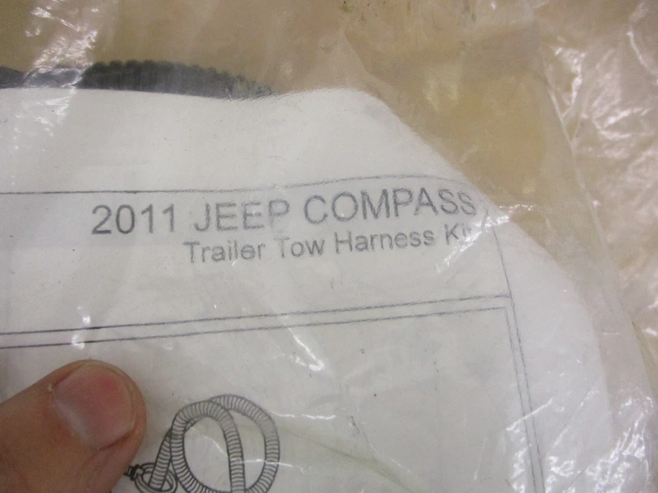 11-17 NOS 原始设备制造商吉普罗盘全新拖车牵引线套件 P68082800AA 从未打开 — 第 4/4 张图片