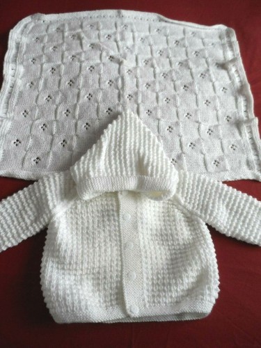 ASSORTED HAND KNITTED HOODED JACKETS AND MATCHING PRAM BLANKET. - Picture 4 of 21