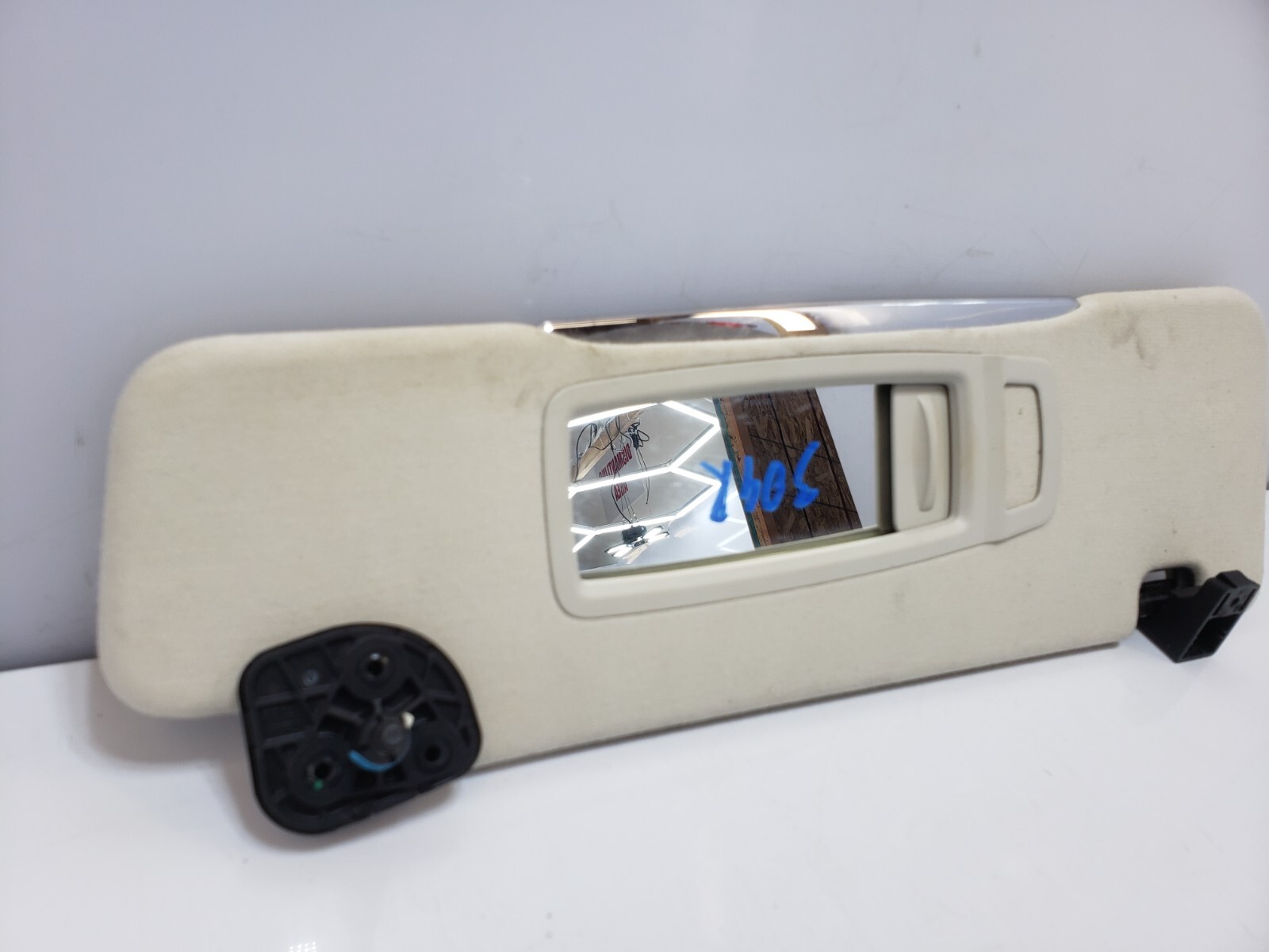 ✅ 10-14 OEM Rolls-Royce Ghost RR4 Front Right Passenger Side Sun Visor Beige*