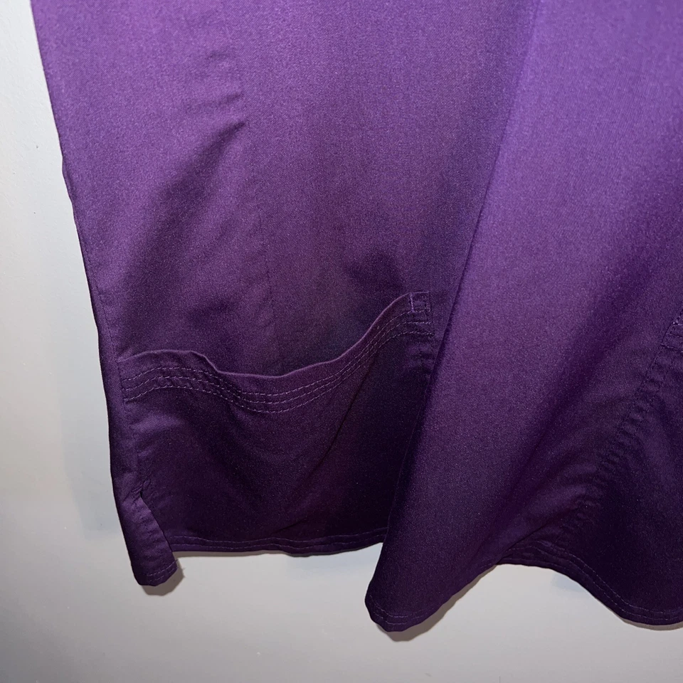 Large Purple Label by Healing Hands Scrubs Top St. Catherines Barely Used - Image 3 of 4
