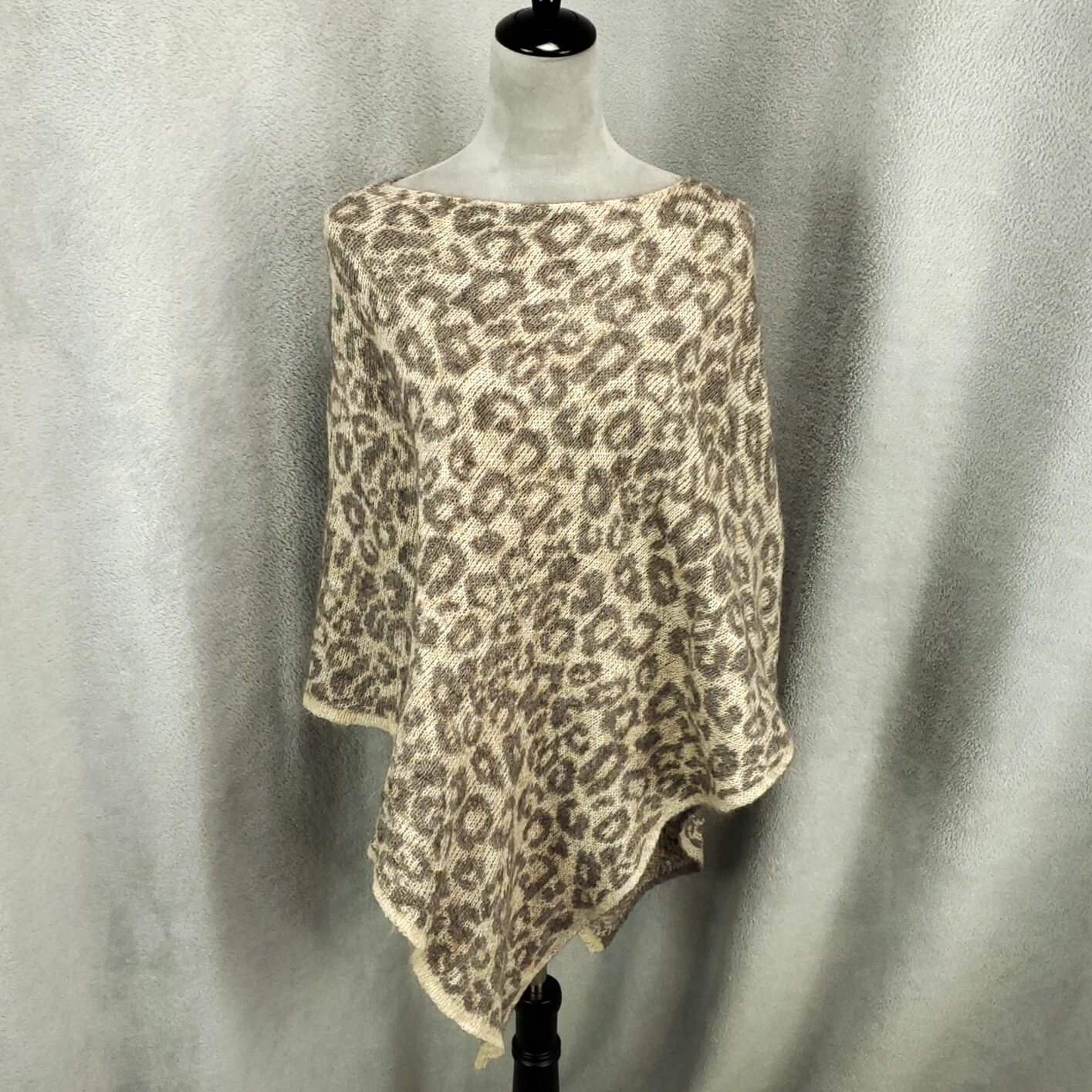 Made In Italy Wool Mohair Poncho Womens One Size Animal Print Shawl Sweater