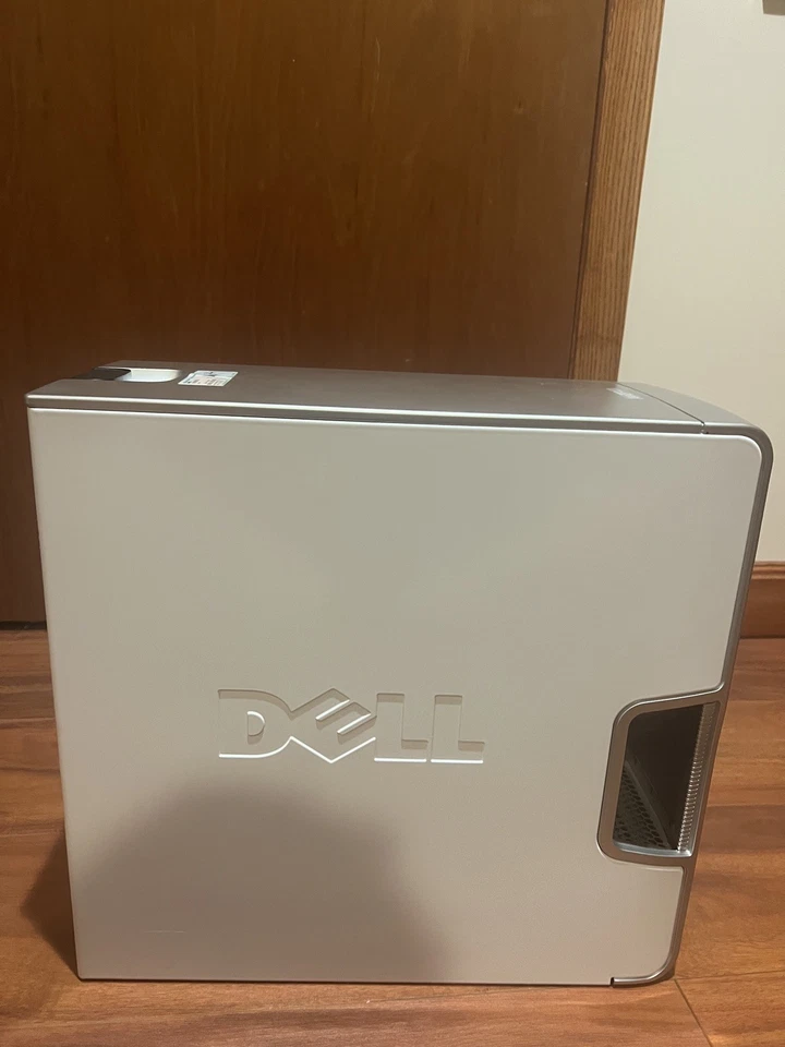 Dell Dimension E521 Desktop with Windows Vista Home Premium - Image 2 of 4