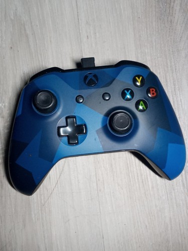 Manette Xbox One Sans Fil édition Spéciale Midnight Forces II – Bleue, Bluetooth