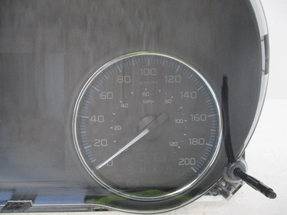 Mitsubishi Outlander 2018 2019 PHEV KPH velocímetro clúster 8100C547 fabricante de equipos originales Foto 2 de 4