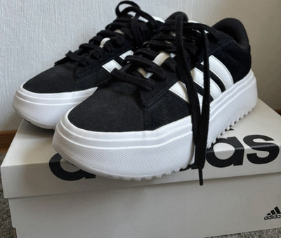 adidas Grand Court Platform Suede Herren Sneaker Schwarz Weiß Wildleder 41 1/3