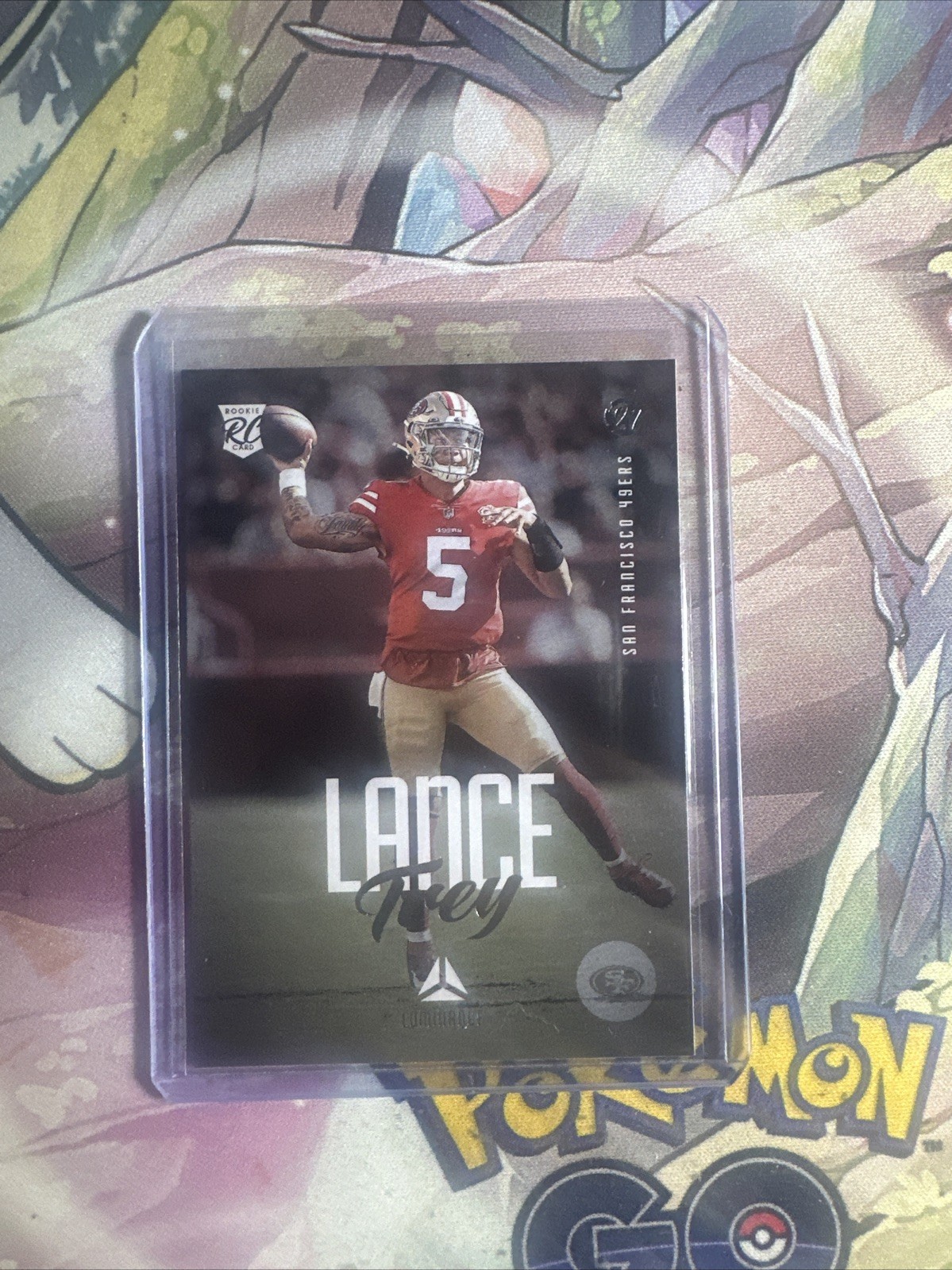 2021 Panini Chronicles - Luminance Update Rookies Trey Lance #204 (RC)