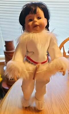 Indianer Puppe Northern Tribe Inuit schwarze Zöpfe Holz Spiel 15'' ohne Karton