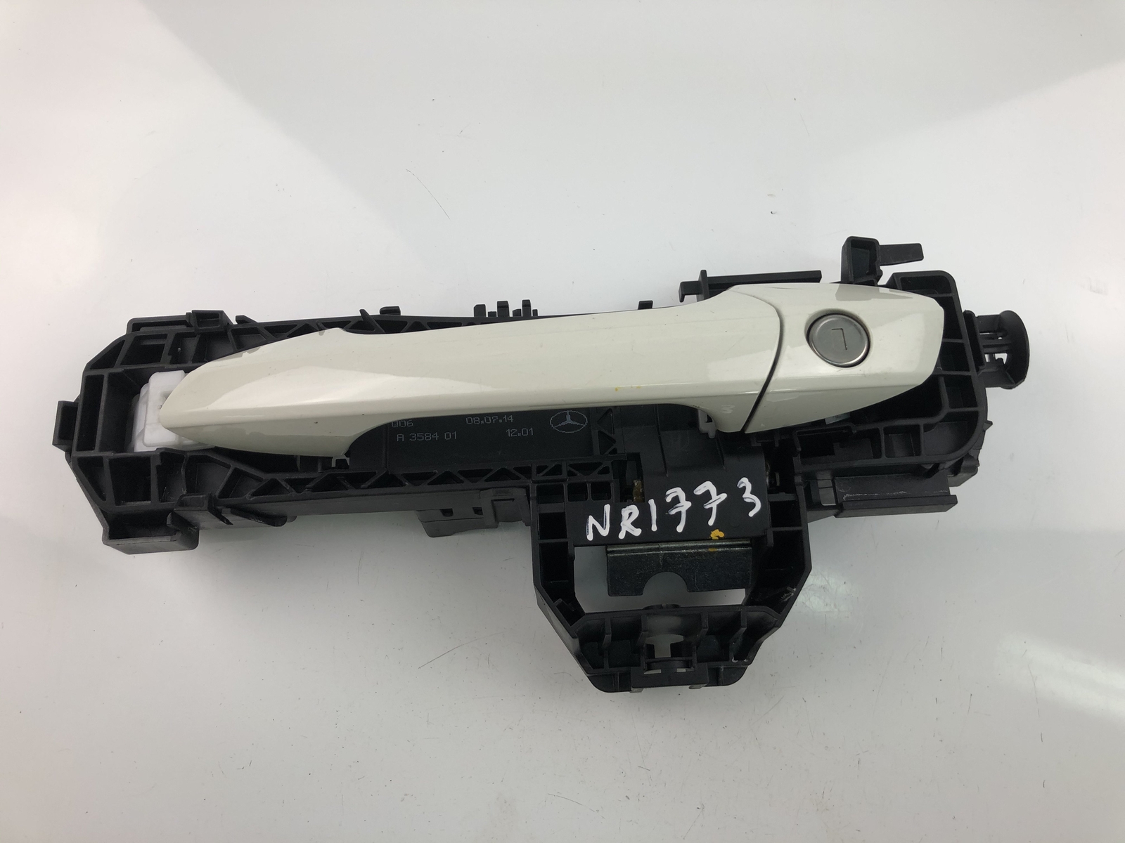 NR1773 MERCEDES-BENZ C W204 2010 Door Exterior Handle A2047601534  