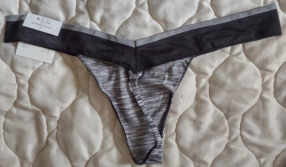 Bragas tanga no borders XXL/2XG NUEVAS/ETIQUETAS púrpura, amarillo, blanco y negro Foto 3 de 4