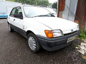 Ford Fiesta Mk3 1 4 Cvh Auto White Breaking Spares Side Repeater Rs Xr Cvh Ebay