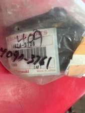 ***NOS KAWASAKI   14024-3728  SUB BY 14090-3761 COVER