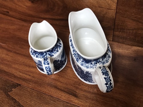 Villeroy and Boch Blue Castle Creamer And Gravy Boat Floral Pre-owned - Picture 2 of 6