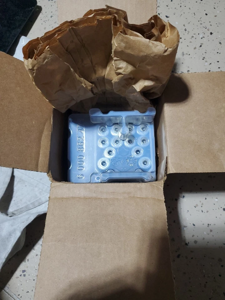 吉普克莱斯勒原始设备制造商 2017 切诺基 ABS 防抱死制动器调节阀 68304563AA — 第 2/4 张图片