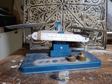 Vintage Pelouze MFG Co  Precision Scale 2 Weights USA Rusty Barn Find 