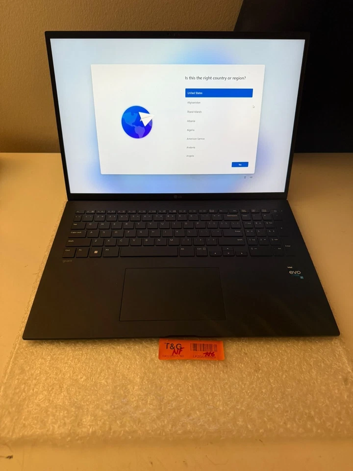 LG Gram 17 QHD+ 2.1 GHz 12ª generación Intel i7-1260P 16GB RAM 1TB SSD Negro Foto 2 de 3