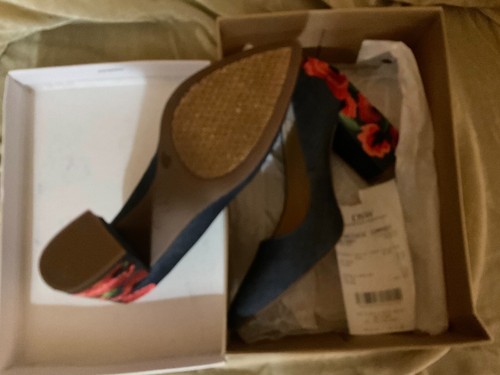 Jessica Simpson Lannah Floral Embroidery Chambray Block Heels Women Shoe Sz 8M - Picture 2 of 3