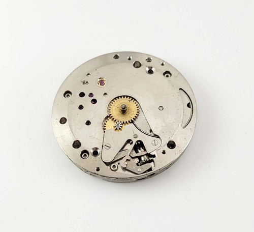 UNIVERSAL Geneve Hand-Winding Movement Caliber 1200 to restore or parts. - Picture 5 of 6