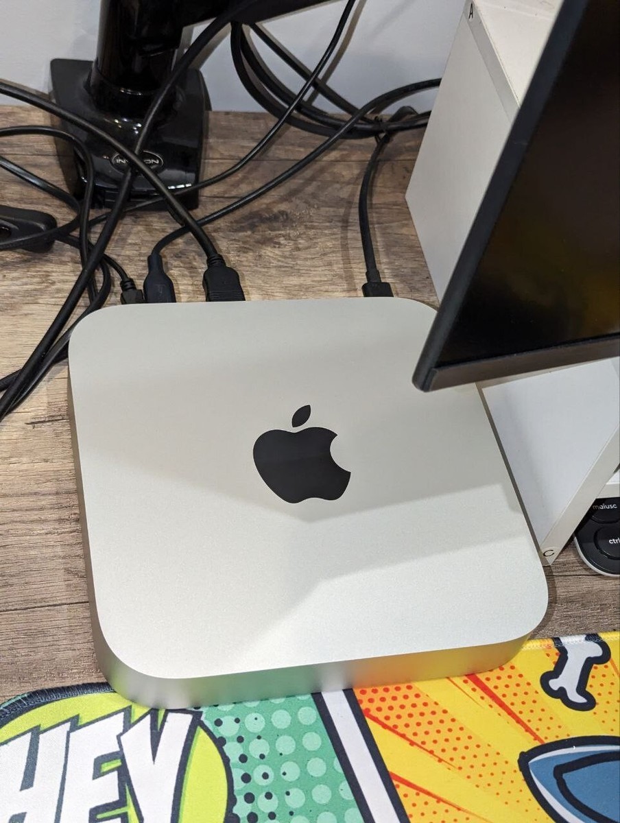Apple Mac Mini (256GB SSD, M1 8-Core, 16 GB RAM) - Silver Apple Mac Mini (256GB SSD, M1 8-Core, 16 GB RAM) - Silver