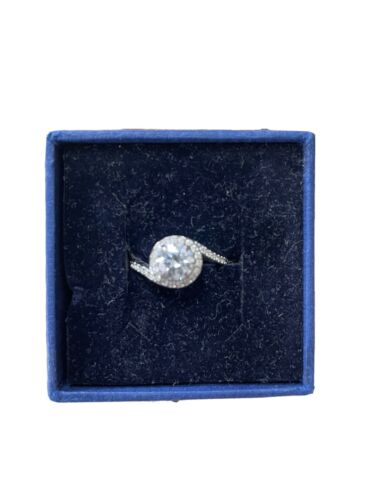 Swarovski Elements - Size 7 - Silver tone ring as pictured - Photo 1/4