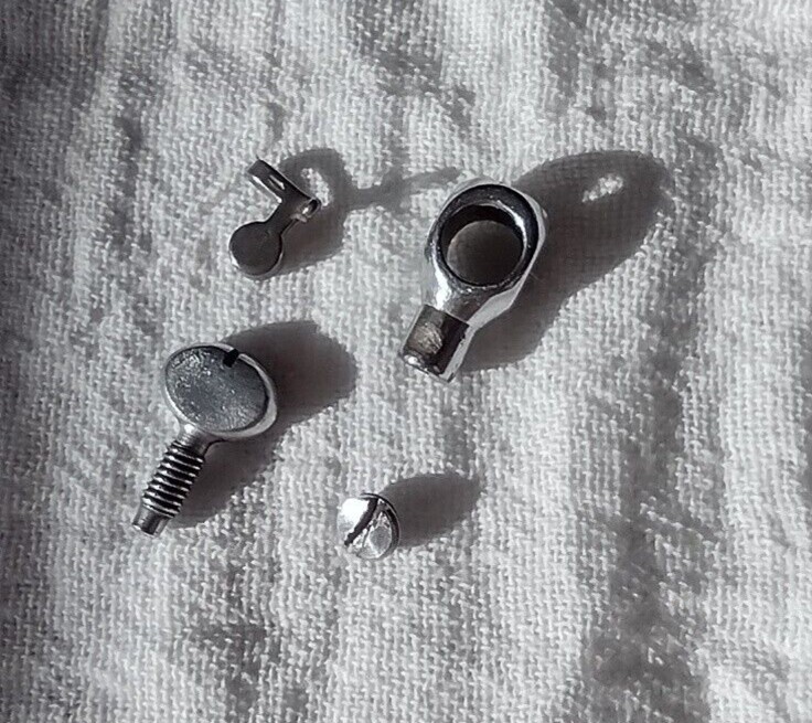 1946 Singer 15-90 PARTS 15-91 Needle CLAMP THREAD GUIDE assembly ...