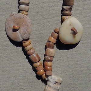 a-strand-of-ancient-shell-beads-afghanistan-2000BC-66