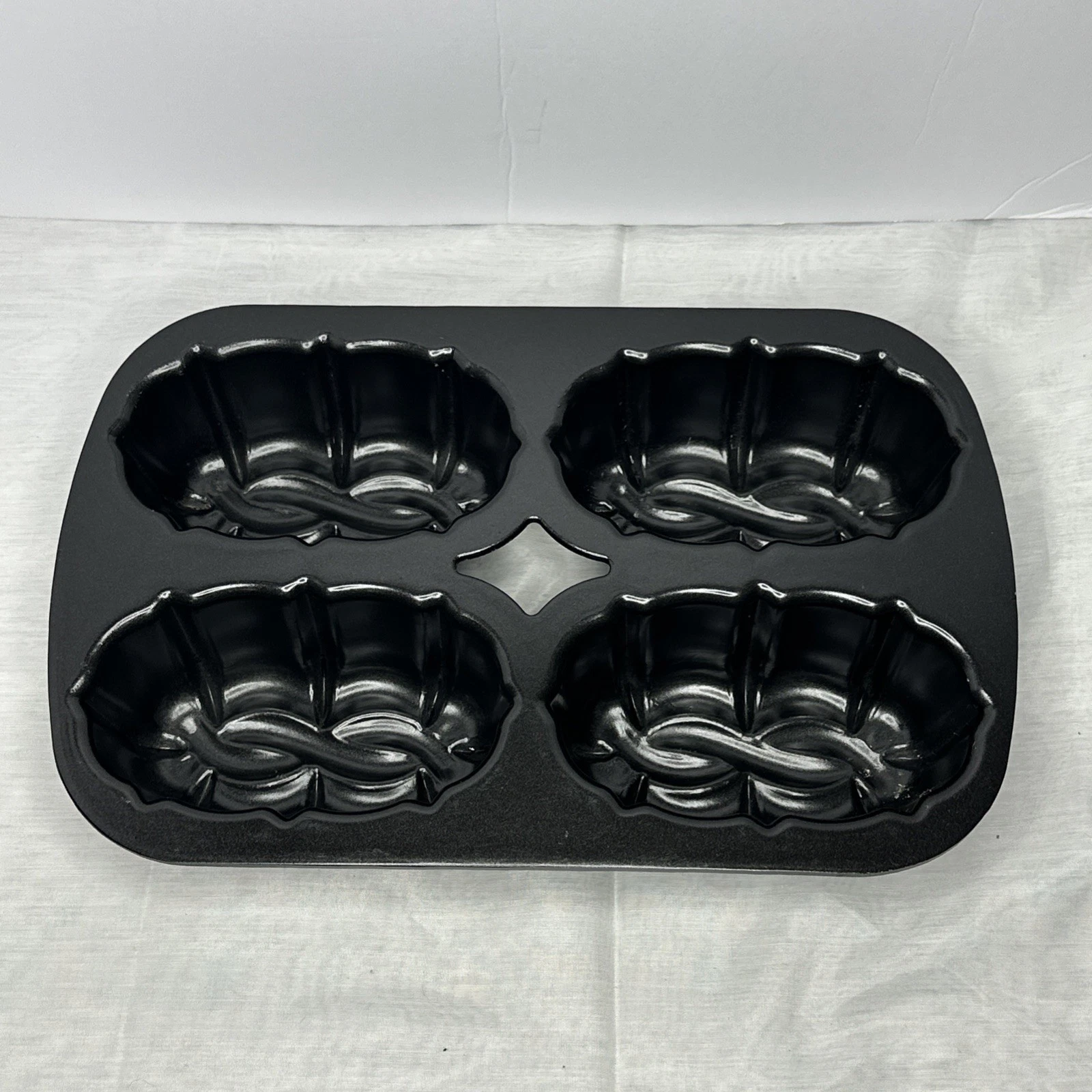 Nordic Ware Bundt Mini Loaf Pan Bread Pan Baking