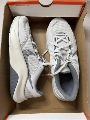NIKE LEGEND ESSENTIAL 3 NN (Men s 8.5)