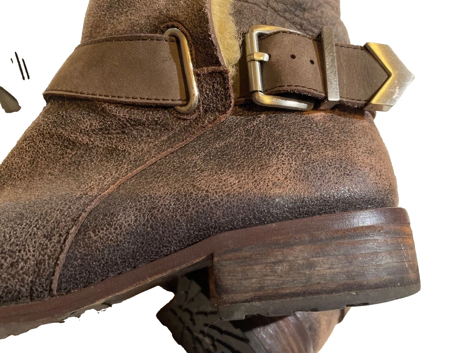 Matt Bernson Women's 9M Tundra Genuine Shearling Leather Boots Belted Excellent - Image 4 of 4