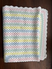 Handmade Baby Blanket Scalloped Neutral Shower Gift Present Girl Boy 30x45