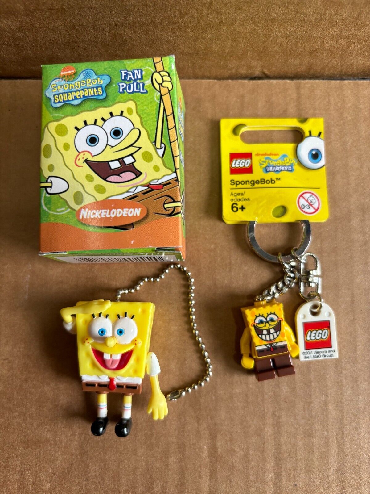 Spongebob Squarepants Lego Keychain w/Backer Card 2011 & Fan Pull (2004) MIB