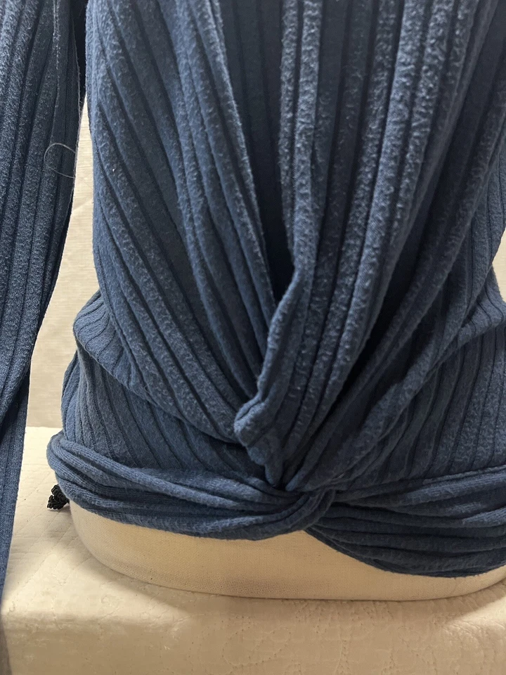 Camisa feminina Juicy Couture azul glitter colarinho joia tamanho pequeno Y2k década de 1990’s - Imagem 3 de 4