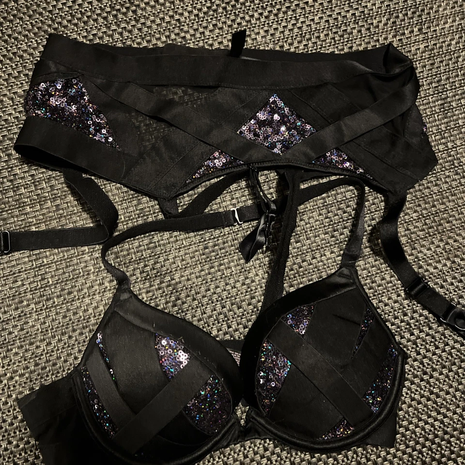 Sujetador push up con lentejuelas Victoria’s Secret Foto 3 de 4