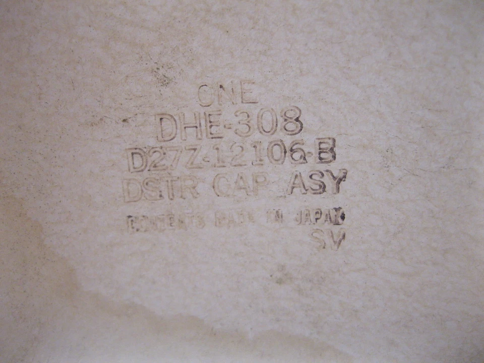 Motorcraft D27Z-12106-B 1972-1982 Ford Courier Truck 4 Cylinder Distributor Cap - Image 2 of 4