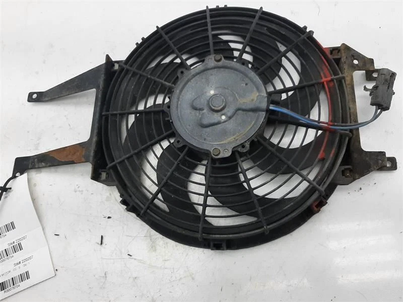 Conjunto de ventilador de motor de ventilador de radiador 92-99 CHEVROLET SUBURBAN 1500 15717423  Foto 2 de 4