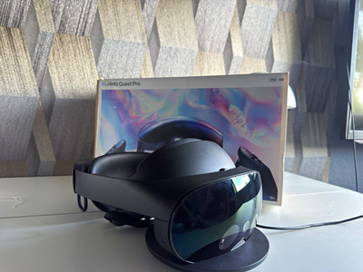 Meta Quest Pro eigenständiges VR-Headset schwarz 256 GB mit OVP